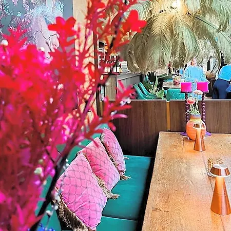 La Casa Hotel 2*
